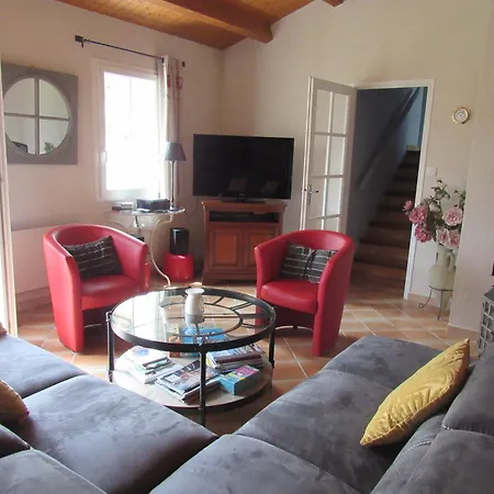 Maison Familiale Avec Jardin, à 1km De La - Fr-1-194-308 *