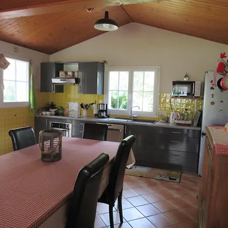 Hébergement de vacances Maison Familiale Avec Jardin, à 1km De La - Fr-1-194-308 La Faute-sur-Mer