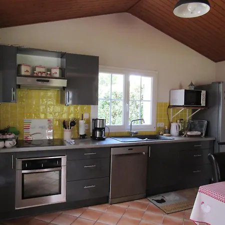 Maison Familiale Avec Jardin, à 1km De La - Fr-1-194-308 *