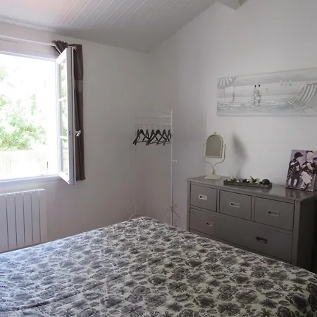 Maison Familiale Avec Jardin, à 1km De La - Fr-1-194-308