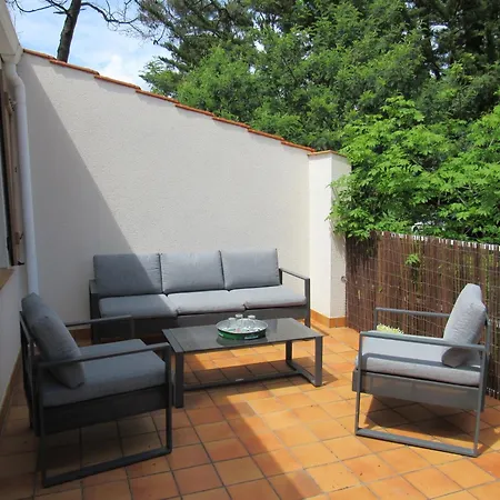 Vakantiehuis Maison Familiale Avec Jardin, A 1km De La - Fr-1-194-308 *