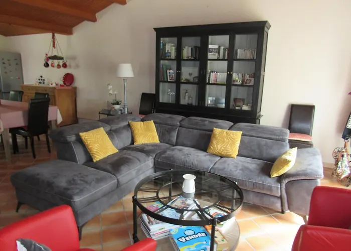 Maison Familiale Avec Jardin, à 1km De La - Fr-1-194-308 *