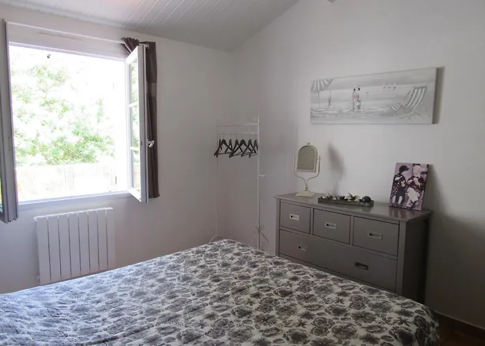 Maison Familiale Avec Jardin, à 1km De La - Fr-1-194-308