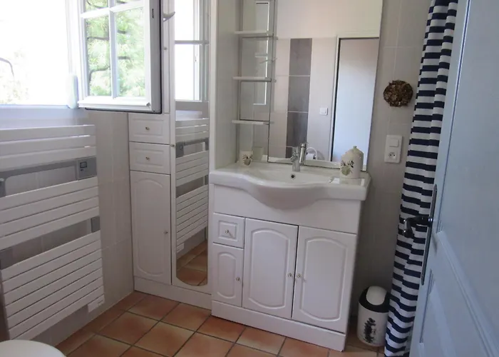 Maison Familiale Avec Jardin, à 1km De La - Fr-1-194-308